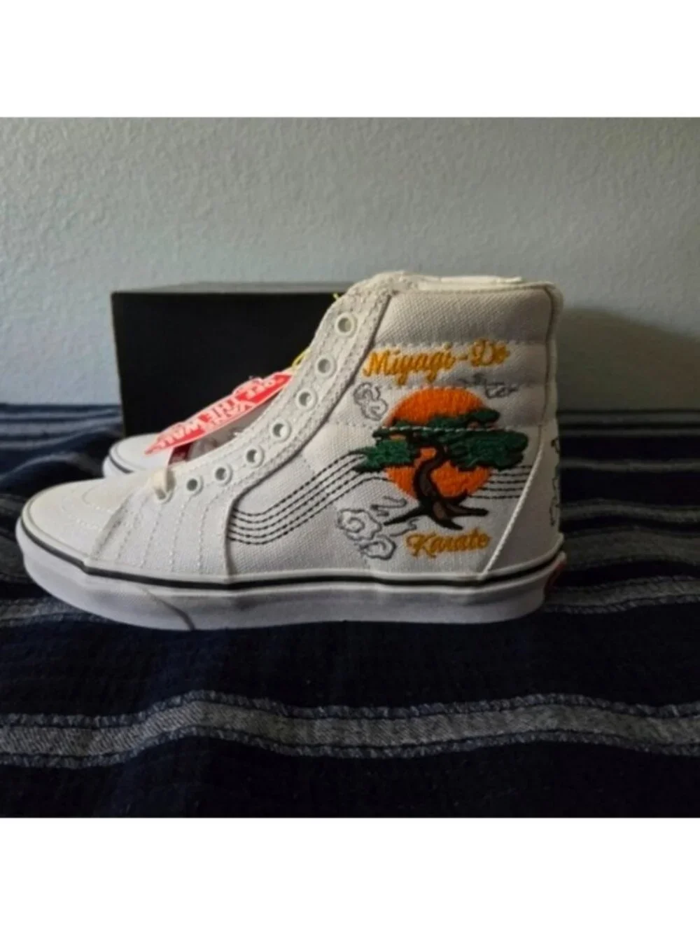 VANS  COBRA KAI SK8-HI Women 5 Miyagi Do LaRusso White canvas NWT 0826